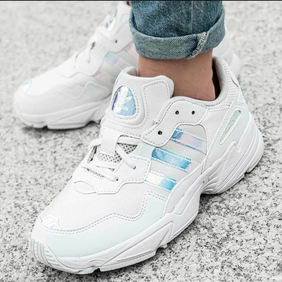 scarpe adidas yung iridescent